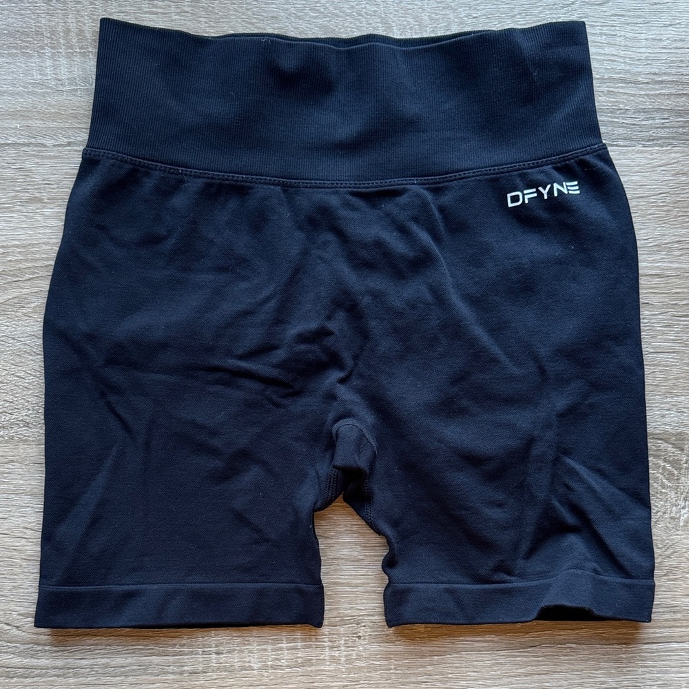 Dfyne Dynamic Shorts